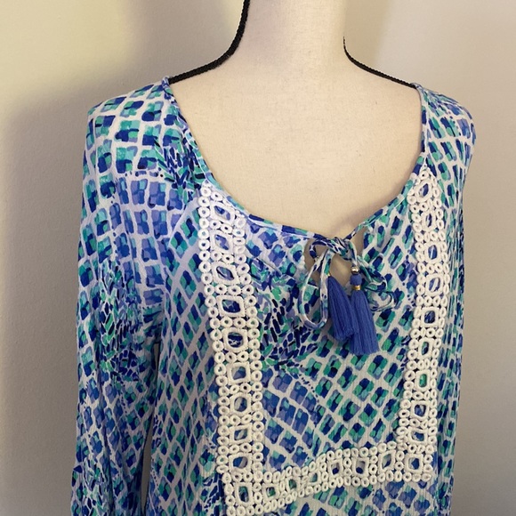 Like New Lilly Pulitzer Blouse - Picture 2 of 6